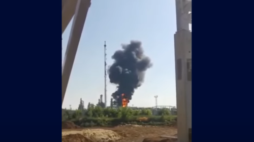 Πόλεμος στην Ουκρανία: Drones χτύπησαν διυλιστήριο στα σύνορα με τη Ρωσία - Το βίντεο της έκρηξης