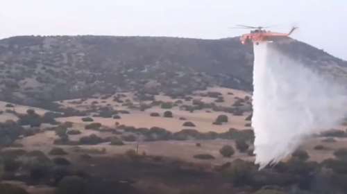 Οριοθετήθηκε η φωτιά στην Ανάβυσσο: Εκκενώθηκε προληπτικά ο οικισμός Καταφύγι [Βίντεο]