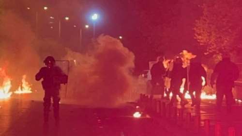 ΑΠΘ: Σοβαρά επεισόδια μετά τη συναυλία του ΛΕΞ στο Καυτανζόγλειο - &quot;Βροχή&quot; από μολότοφ [Βίντεο]