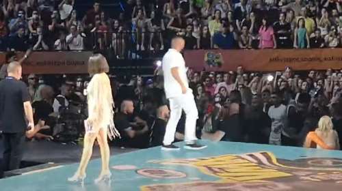 MAD VMA 2022: Άγριο ξύλο ανάμεσα σε τράπερ, με την Ιωάννα Παλιοσπύρου στη σκηνή - Φυγαδεύτηκε η Παπαρίζου [Εικόνες - Βίντεο]