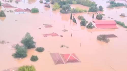 Κακοκαιρία Daniel: Αδιανόητες εικόνες από τη Μεταμόρφωση Καρδίτσας - Όλο το χωριό έχει καλυφθεί από τη λάσπη [Βίντεο]