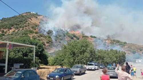 Δύσκολη μάχη: Ανεξέλεγκτη η φωτιά στην Κέρκυρα - 2 τραυματίες στο Ρέθυμνο - Ακόμη 5 πυρκαγιές σε εξέλιξη [Εικόνες-Βίντεο]