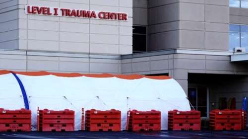 ΗΠΑ: Ψεκασμένοι &quot;τρύπωσαν&quot; σε ΜΕΘ νοσοκομείου για να δουν αν έχει ασθενείς κορονοϊού [βίντεο]