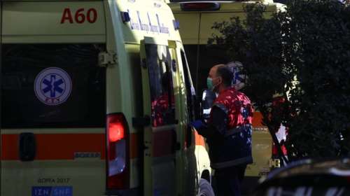 Πανικός σε κρεοπωλείο στην Κρήτη: Πιάστηκε το χέρι της σε μηχανή του κιμά