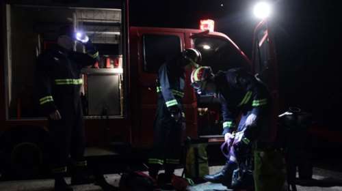 Συναγερμός στη Γλυφάδα - Απεγκλωβίστηκαν 2 άτομα από φλεγόμενο διαμέρισμα