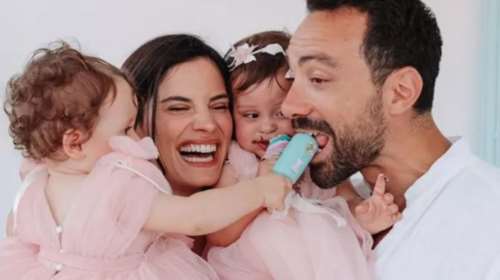 Η Χριστίνα Μπόμπα αποχωρίστηκε τις δίδυμες κόρες της για λίγες μέρες