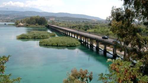Τραγωδία στο Αγρίνιο: 49χρονος ψαροντουφεκάς πνίγηκε στη γέφυρα Αχελώου