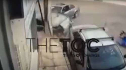 Βίντεο σοκ με το τροχαίο στο Ίλιον: Η στιγμή που ο 42χρονος παρασύρει παππού, γιαγιά και 9χρονο εγγονό