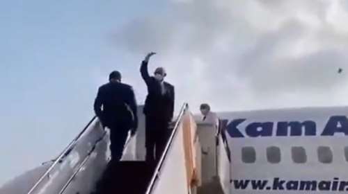 Η στιγμή που ο πρόεδρος Γάνι του Αφγανιστάν εγκαταλείπει τη χώρα [βίντεο]