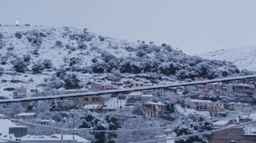 Η κακοκαιρία πλήττει την Κρήτη: 30 εκατοστά χιόνι στο οροπέδιο Λασιθίου