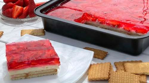 Το πιο φανταστικό γλυκό ψυγείου για το καλοκαίρι - Mε γιαούρτι και ζελέ φράουλα, χωρίς ζάχαρη