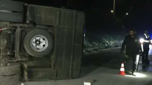 Ανατροπή λεωφορείου στη Μαγνησία: &quot;Χάθηκε το φως από τα μάτια μας&quot;, περιγράφει επιβάτης - Ο οδηγός πήγε να αποφύγει ζώο