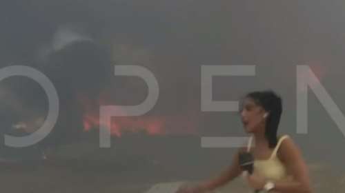 &quot;Πάμε, πάμε, πάμε&quot;: Η ρεπόρτερ του Open σε υστερία τρέχει να απομακρυνθεί από τις φλόγες που πλησιάζουν [βίντεο]