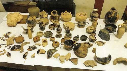 Κύκλωμα αρχαιοκαπηλείας: Στο κόλπο και υπάλληλος Εφορείας Αρχαιοτήτων - Τα συνθηματικά και τα &quot;ψαχτήρια&quot;