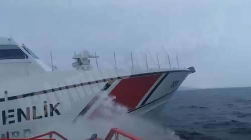 Νέα πρόκληση στα Ίμια: Τουρκική ακταιωρός παρενοχλεί ελληνικό αλιευτικό με επικίνδυνους ελιγμούς [Βίντεο]