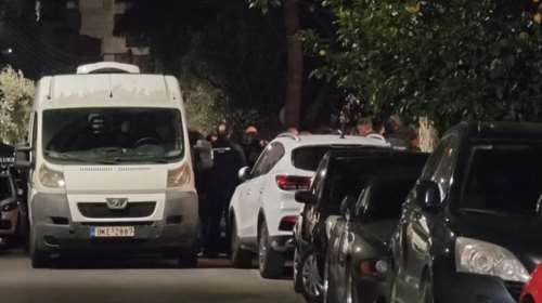 Θρίλερ στο Κερατσίνι: Ταμπουρωμένος με μαχαίρι, δεν άφηνε μητέρα και αδερφή να βγουν έξω - Είχε δραπετεύσει από το Δρομοκαΐτειο