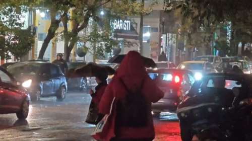 Τεράστιο μποτιλιάρισμα στην Αθήνα εν μέσω έντονης βροχής - Ποιοι δρόμοι είναι φρακαρισμένοι [Live]