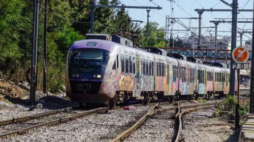 Ακινητοποιημένα μέχρι την Παρασκευή τρένα και Προαστιακός