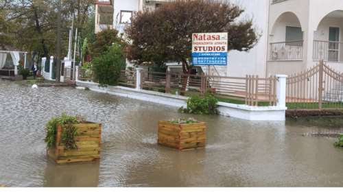 &quot;Μπάλλος&quot;: Επέλαση της κακοκαιρίας στη Βόρεια Ελλάδα - Μήνυμα του 112 σε Θεσσαλονίκη, Χαλκιδική και Βόλβη