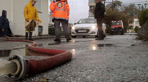 Υποχωρεί ο &quot;Μπάλλος&quot;: Σχετικά βελτιωμένος σήμερα ο καιρός - Πού αναμένονται βροχές