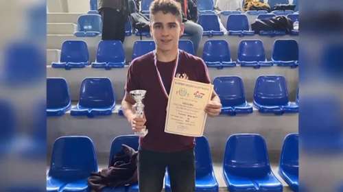 Θάνατος Βασίλη Τόπαλου: Αντώνης Πανούτσος και προπονητής πυγμαχίας εξηγούν γιατί έπρεπε να σταματήσει ο αγώνας