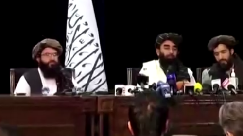 Ταλιμπάν: Με απαγγελία από το Κοράνι η πρώτη συνέντευξη Τύπου - &quot;Δικαιώματα στις γυναίκες στο πλαίσιο της Σαρία&quot; [Βίντεο]