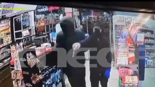 Θεσσαλονίκη: Βίντεο από ένοπλη ληστεία σε καφέ - ψιλικατζίδικο
