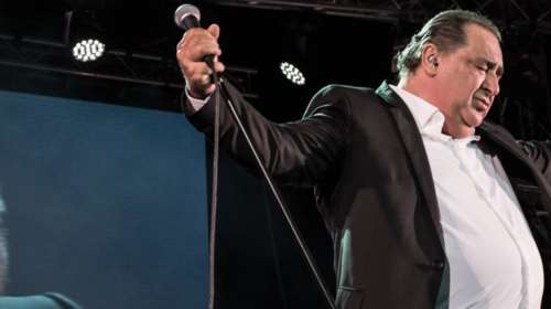 Πέθανε ο Βασίλης Καρράς - Θρήνος στο ελληνικό πεντάγραμμο