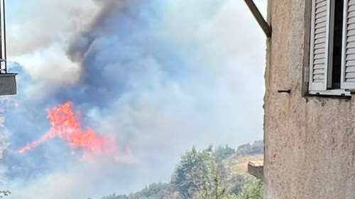 Φωτιές στην Ηλεία: Καλύτερη εικόνα στα πύρινα μέτωπα σε Άγναντα και Τραγανό – Σε εξέλιξη η πυρκαγιά στη Βάρδα