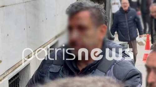 Ηλεία: "Είμαστε μαζί σου, ψηλά το κεφάλι", φώναζαν οι συγγενείς του 56χρονου για την ανθρωποκτονία στο Ρουπάκι