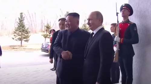 Ο Κιμ Γιονγκ Ουν πάει στη Ρωσία και οι ΗΠΑ προειδοποιούν: &quot;Μην δώσεις όπλα&quot;