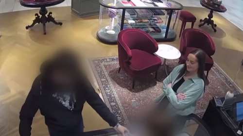 Σάλος στη Βρετανία: Δασκάλα κακοποίησε δύο 15χρονους μαθητές της- Έμεινε έγκυος από τον έναν - Ξέσπασε σε λυγμούς με την ποινή της