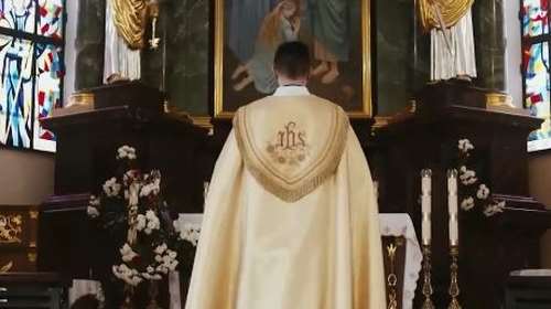 Σκάνδαλο στην Καθολική Εκκλησία: Ο τζογαδόρος επιχειρηματίας βοηθούσε τους ιερείς να ξεπλύνουν πάνω από 3 εκατ. ευρώ