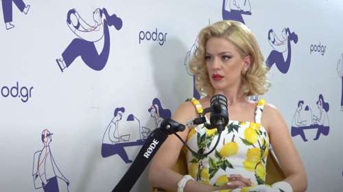 Τραϊάνα Ανανία: Στην 5η ή 6η δημοτικού βίωσα σεξουαλική κακοποίηση από ιερέα εν μέσω εξομολόγησης [βίντεο]