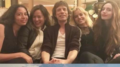 Εκλογές ΗΠΑ 2024: Ο Μικ Τζάγκερ στο πλευρό της Κάμαλα Χάρις - Οι φωτογραφίες με τις 4 κόρες και τους 2 γιους του