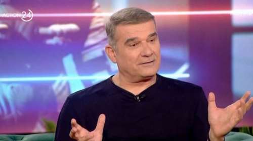 Κώστας Αποστολάκης για τη χαρακτηριστική φωνή του: Δημιουργήθηκε με νύχτα, κατάπτωση, υπερβολή και ποτό [Βίντεο]