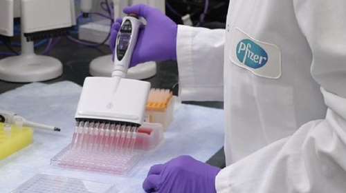 Εμβόλιο Pfizer: Θα χορηγούνται δύο δόσεις σε 3 εβδομάδες - Ερευνα για να βγει και σε σκόνη - Πώς παρασκευάζεται [Βίντεο]