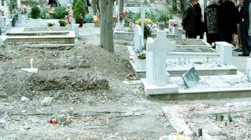 Φρίκη στο Γ’ Νεκροταφείο Αθηνών: Έσπασαν οστεοφυλάκια και άρπαξαν οστά - Τα σενάρια που ερευνούν οι Αρχές