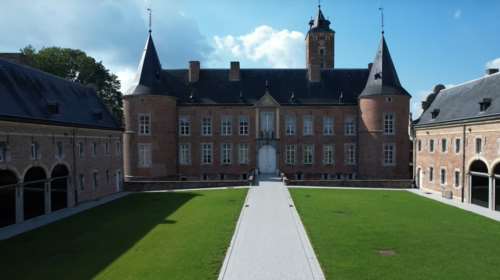 Το επιβλητικό κάστρο του Άλντεν Μπίζεν που θα φιλοξενήσει τους Ευρωπαίους ηγέτες - "Εχει την απαραίτητη απομόνωση"