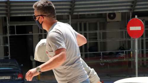 Απαγωγή Μαρκέλλας: Εξελίξεις με την ύπαρξη τρίτου ατόμου στο δωμάτιο - Άντρας με κοτσιδάκια και χάντρες στα μαλλιά