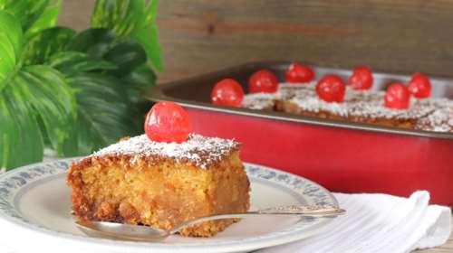 Νηστίσιμο σιροπιαστό ραβανί με καρύδα - Ζουμερό, με πλούσια υφή