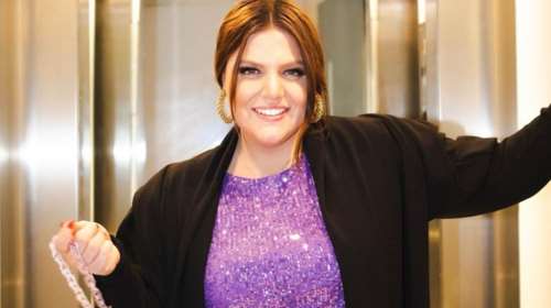 Η απάντηση έπος της Δανάης Μπάρκα σε μήνυμα &quot;ψόφα σκύλα, να πεθάνεις&quot;