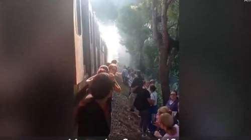 Φωτιά στον ΗΣΑΠ: Μαρτυρίες σοκ από τους επιβάτες - &quot;Οι πόρτες δεν άνοιξαν, πηδήξαμε μόνοι μας&quot; [βίντεο]