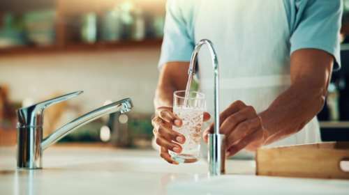 H απάντηση της ΕΥΔΑΠ για τις αυξήσεις των 2 ευρώ τον μήνα στα πάγια: Είναι για "σημαντικά έργα υποδομής"