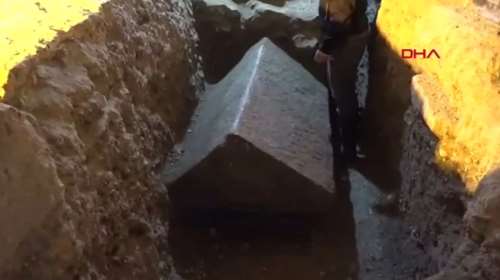 Τουρκία: Ανακαλύφθηκε σαρκοφάφος στην Αττάλεια που ίσως ανήκει στον &quot;Άγιο Βασίλη&quot; των Καθολικών [βίντεο]