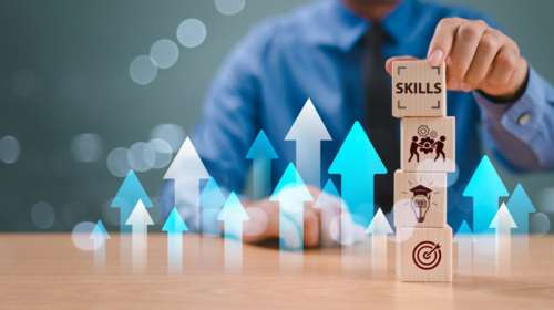 Μισό εκατομμύριο εργαζόμενοι θα λείπουν από την Ελλάδα έως το 2028 - Ψάχνουν εργάτες μέχρι τον... Πατριάρχη Αλεξανδρείας