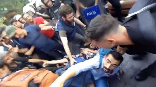 Άγριο ξύλο και δεκάδες συλλήψεις στο Pride της Κωνσταντινούπολης - Την είχαν απαγορεύσει οι αρχές [εικόνες - βίντεο]