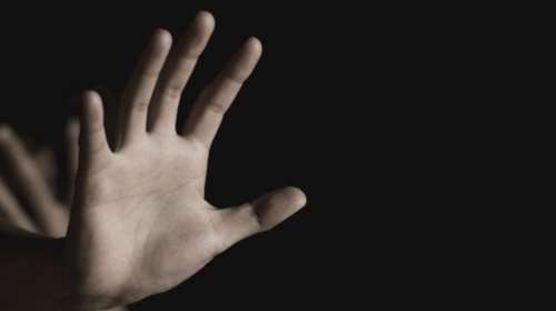 Φρίκη στην Καβάλα: Πατέρας βίαζε επί 18 χρόνια την κόρη του - Εκανε μαζί της δύο παιδιά