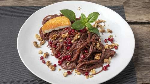 Τοπ light συνταγή από τον Ακη: Healthy σπαγγέτι με σάλτσα ροδιού