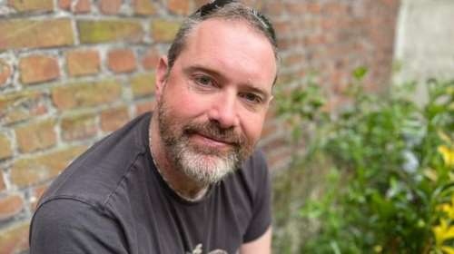 Με ευθανασία βάζει τέλος στη ζωή του 48χρονος Γάλλος που πάσχει από Πάρκινσον: &quot;Βιώνω το πιο όμορφο τέλος&quot;